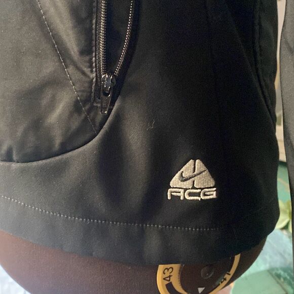 Nike ACG womens jacket removable sleeves size medium black outdoors hiking sport - Picture 4 of 12